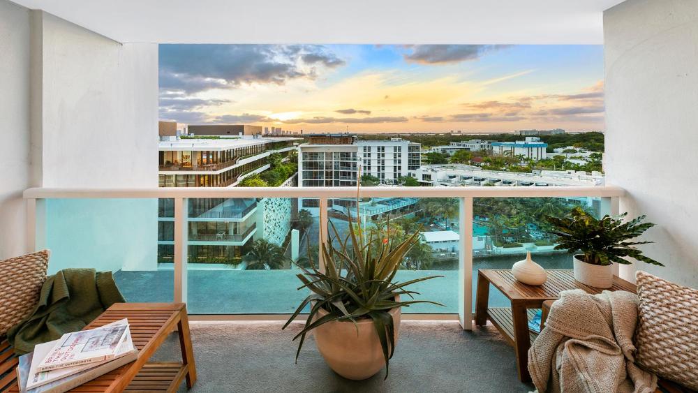Luxurious Private Condo at 1 Hotel & Homes -945